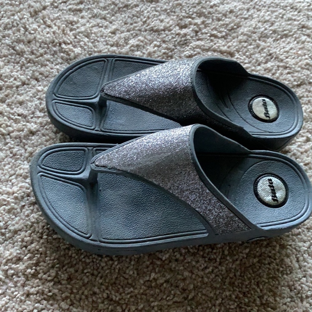 Sandals - Picture 3 of 3